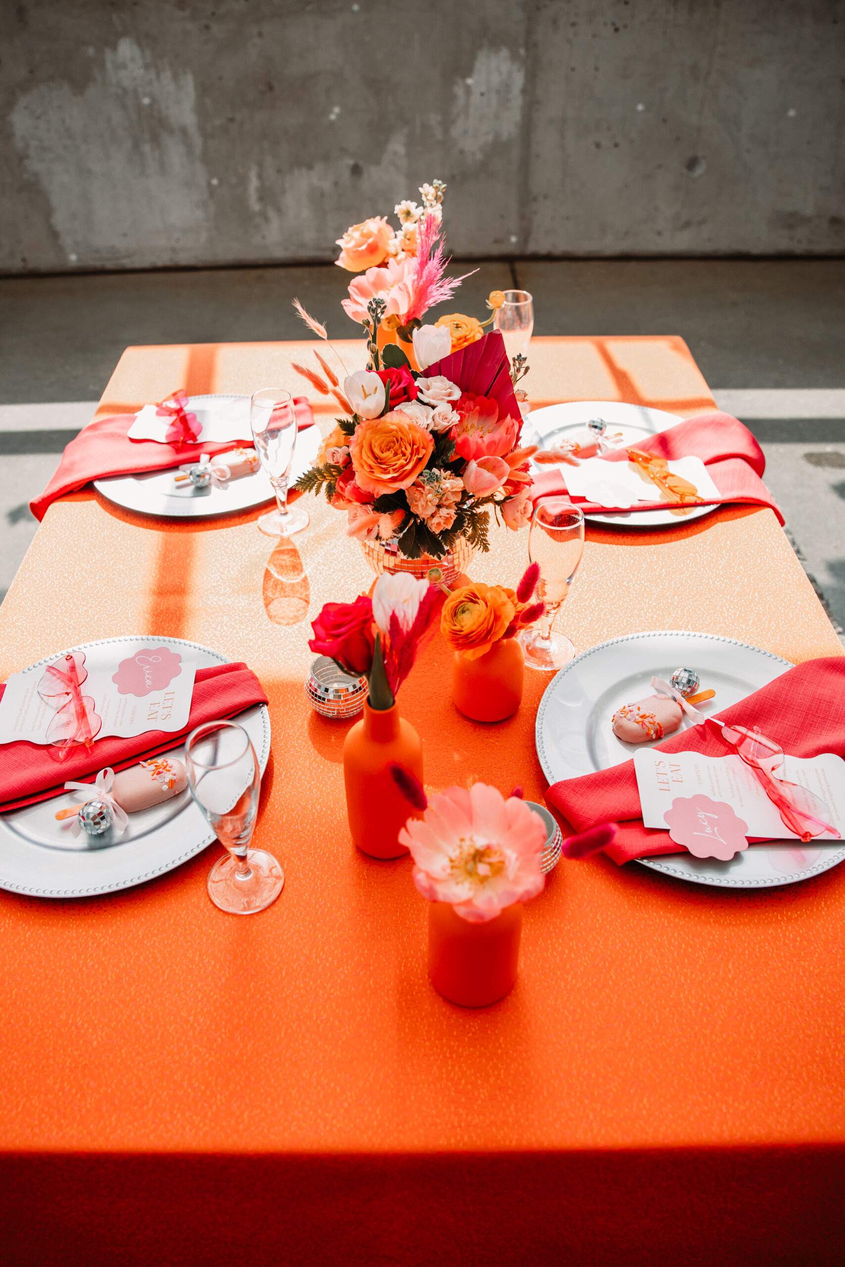 pink and orange tablescape